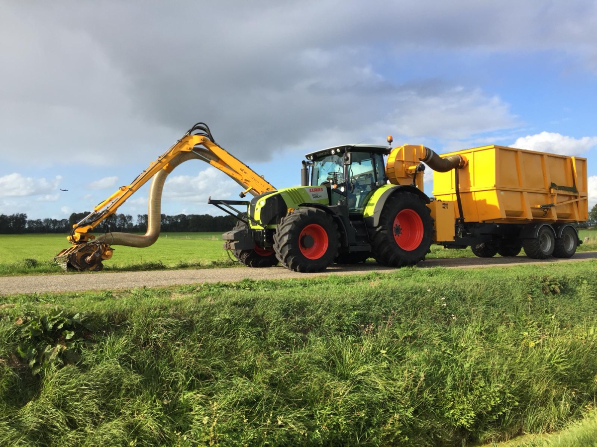 Claas 650 met herder grenadier mbka 513 ls
