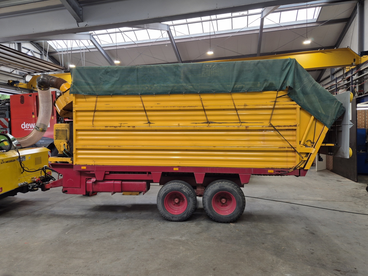 Zuigwagen met eigen moter